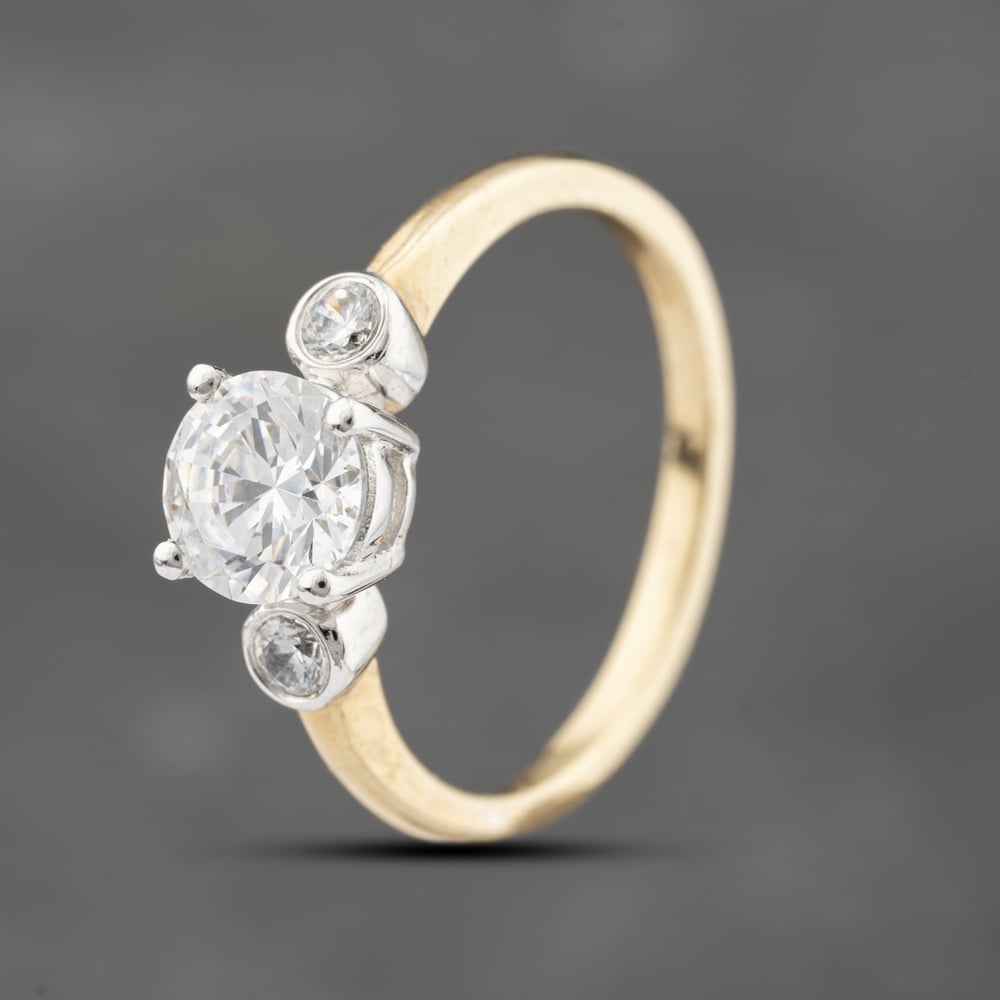 Second Hand 9ct Yellow Gold Cubic Zirconia Three Stone Ring 43111009