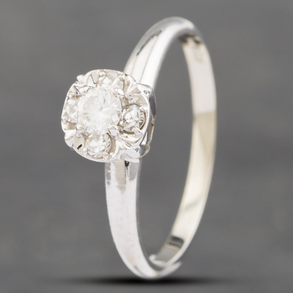 Second Hand 9ct White Gold 0.14ct Brilliant Cut Diamond Cluster Ring 43121094