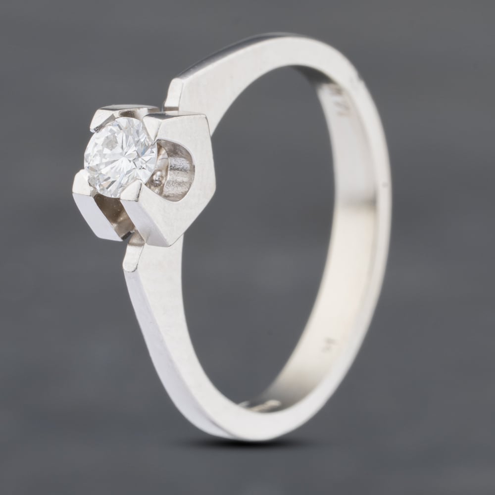 Second Hand 9ct White Gold 0.20ct Brilliant Cut Diamond Solitaire Ring 43121109