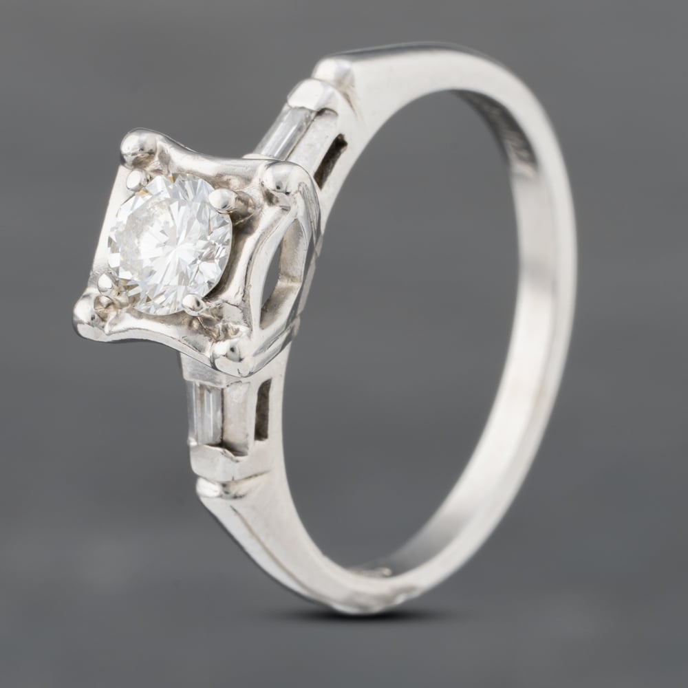 Second Hand 9ct White Gold 0.47ct Brilliant Cut Diamond Solitaire Ring 43121152