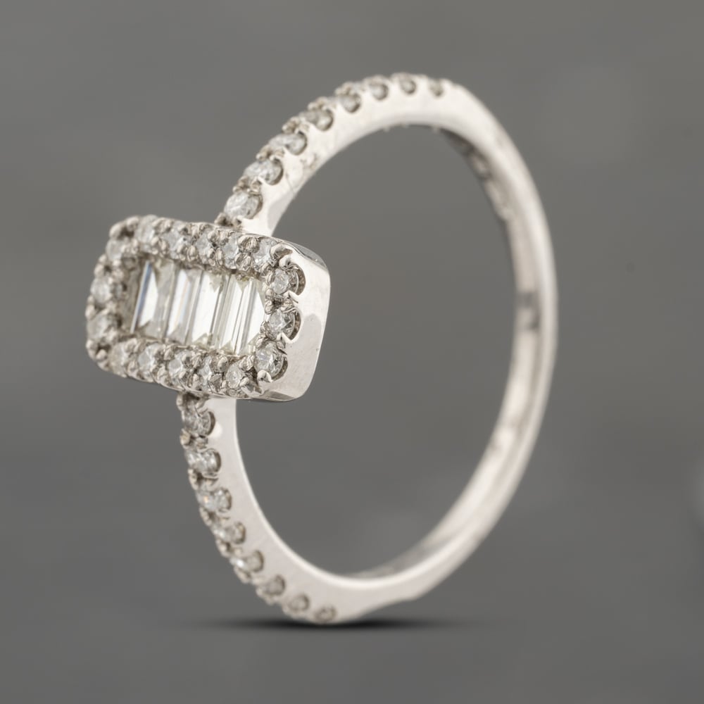 Second Hand Platinum 0.50ct Diamond Oblong Cluster Ring 43121271
