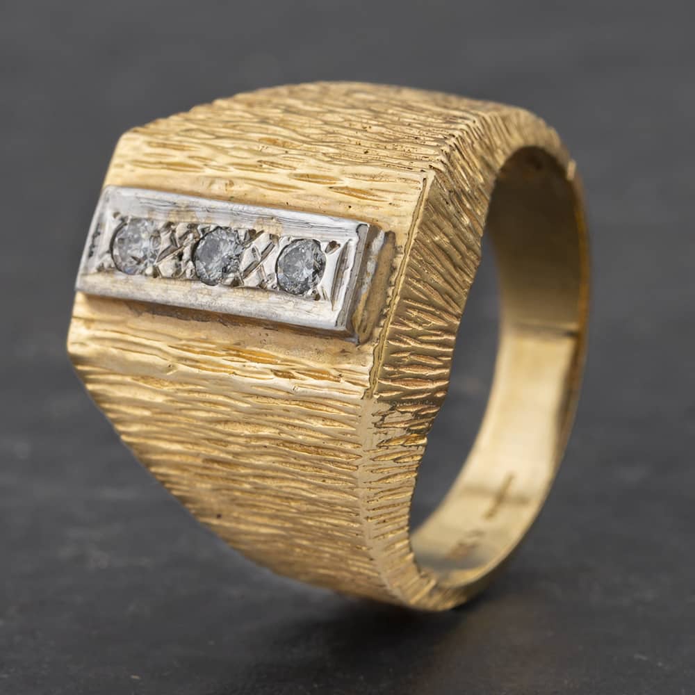 Second Hand 9ct Yellow Gold Brilliant Cut Diamond Bark Finish Signet Ring 43151014