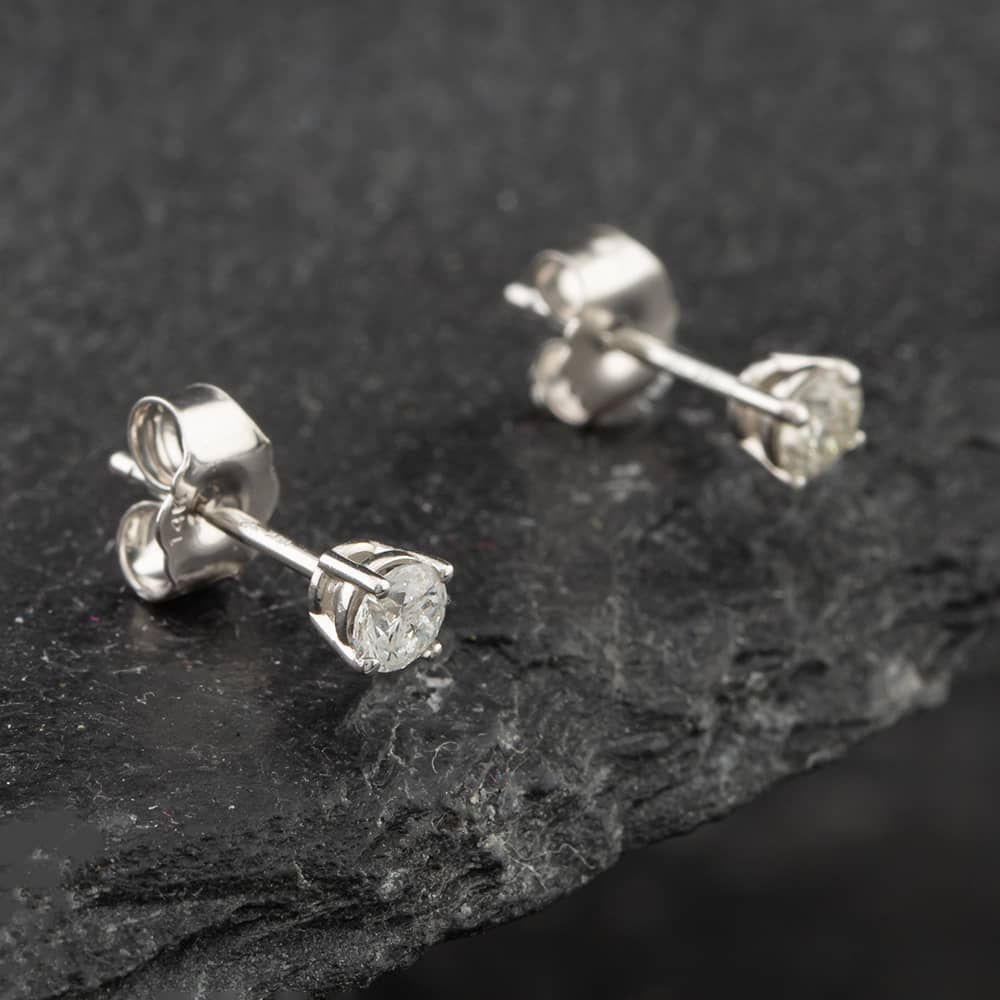 Second Hand 14ct White Gold 0.25ct Brilliant Cut Diamond Stud Earrings 43171145