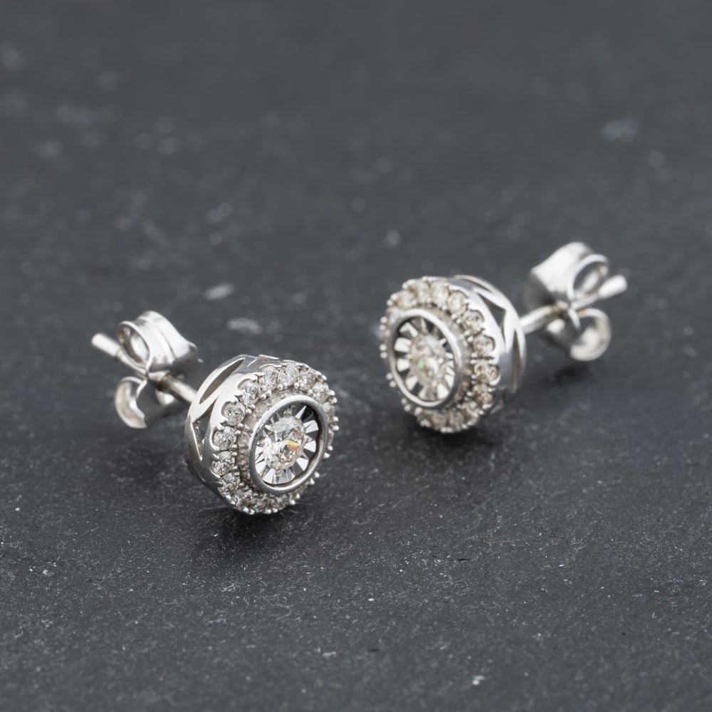 Second Hand 9ct White Gold 0.50ct Brilliant Cut Diamond Round Cluster Stud Earrings 43171458