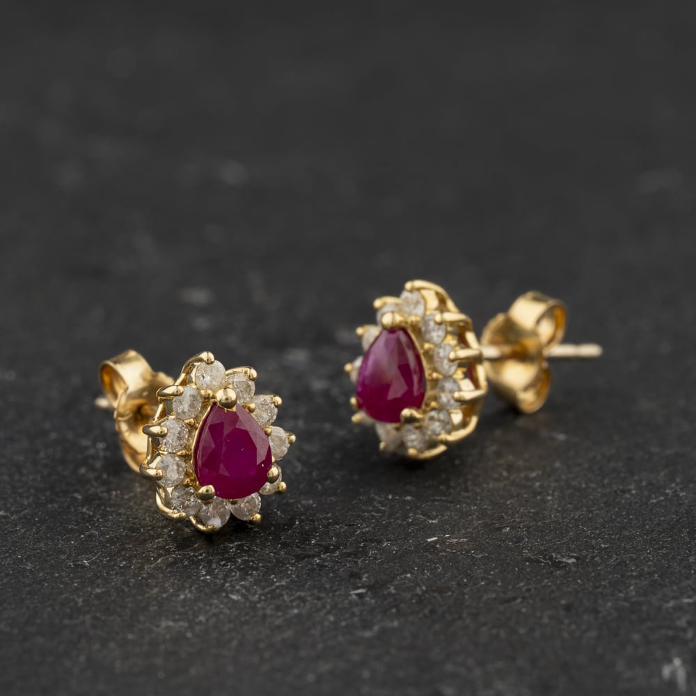 Second Hand 9ct Yellow Gold 0.92ct Ruby & 0.41ct Brilliant Cut Diamond Cluster 8mm Stud Earrings 43171504