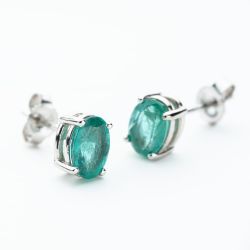 9ct White Gold 1.40ct Oval Cut Emerald Stud Earrings WWW263