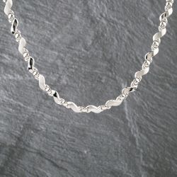 Second Hand 9ct White Gold Fancy 16 Inch Necklace 41041733