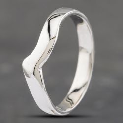 Second Hand 18ct White Gold Plain Half Wishbone Ring 41102274
