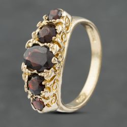 Second Hand 9ct Yellow Gold Garnet Graduated Five Stone Ring 41102805