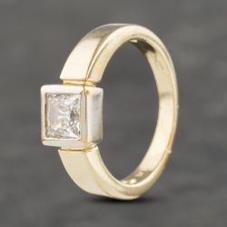 Second Hand 9ct Yellow Gold Cubic Zirconia Square Cut Dress Ring 41103226