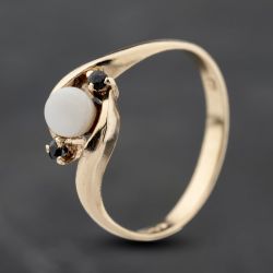 Second Hand 9ct Yellow Gold Simulated Pearl & Sapphire Three Stone Ring 41103902