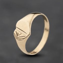 Second Hand 9ct Yellow Gold & Half Engraved Heart Signet Ring 41103906