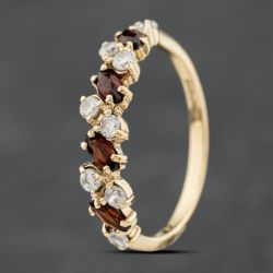 Second Hand 9ct Yellow Gold Garnet & Cubic Zirconia Dress Ring 41104131