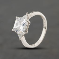 Second Hand 9ct White Gold Cubic Zirconia Three Stone Ring 41104408