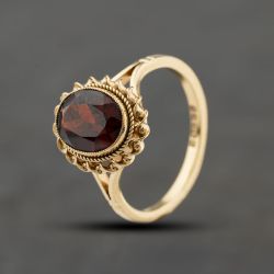 Second Hand 9ct Yellow Gold Garnet Oval Dress Ring 41104484