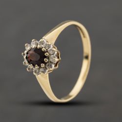 Second Hand 9ct Yellow Gold Cubic Zirconia & Garnet Oval Cluster Ring 41104485