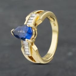 Second Hand 18ct Yellow Gold Tanzanite & 0.40ct Baguette Cut Diamond Pear Shaped Cluster Ring 41121011