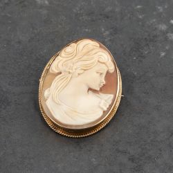 Second Hand 9ct Yellow Gold Cameo Large Oval Brooch 41131136