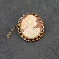Second Hand 9ct Yellow Gold Cameo Oval Scalloped Edge Brooch 41131145