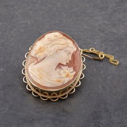 Second Hand 9ct Yellow Gold Oval Cameo Scalloped Edge Brooch 41131157