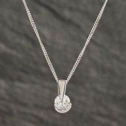 Second Hand 9ct White Gold Cubic Zirconia Round Pendant & 18 Inch Curb Chain 41142244