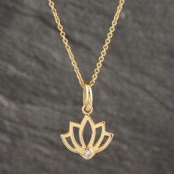Second Hand 18ct Yellow Gold Cubic Zirconia Lotus Flower Pendant & 16 Inch Trace Chain 41142247