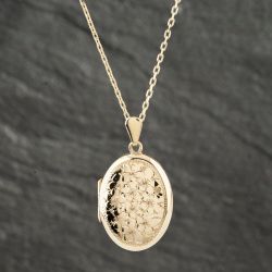 Second Hand 9ct Yellow Gold Hand Engraved Locket Pendant & 18 Inch Trace Chain 41142333