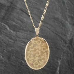 Second Hand 9ct Yellow Gold Large Heavy Oval Hand Engraved Locket Pendant & 18 Inch Figaro Chain 41142351