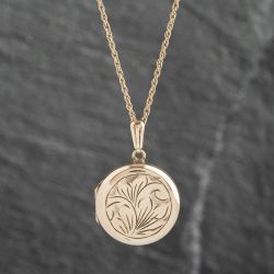 Second Hand Vintage 9ct Yellow Gold Round Hand Engraved Locket Pendant & 20 Inch Prince Of Wales Chain 41142404