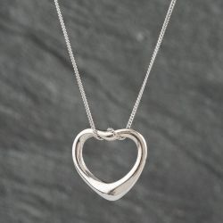 Second Hand 9ct White Gold Open Heart Pendant & 18 Inch Curb Chain 41142504