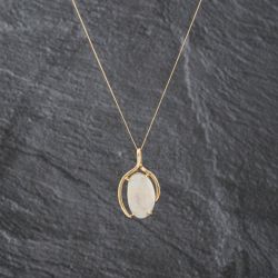 Second Hand 18ct Yellow Gold Opal Set Oval Wishbone Pendant & 18 Inch Curb Chain 41142538