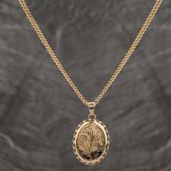 Second Hand 9ct Yellow Gold Oval Hand Engraved Locket Pendant & 20 Inch Curb Chain 41142567