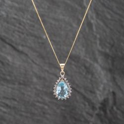 Second Hand 9ct Yellow Gold Blue Topaz & 0.01ct Diamond Pear Shape Pendant & 18 Inch Curb Chain 41142620