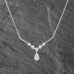 Second Hand 9ct White Gold Cubic Zirconia Set V Shape Pendant & 16 Inch Fancy Chain 41142629