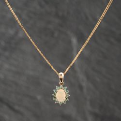 Second Hand 9ct Yellow Gold Opal & Apatite Oval Cluster Gemstone Pendant & 18 Inch Curb Chain 41142634