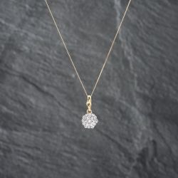 Second Hand 18ct Two Colour Gold Brilliant Cut Diamond Cluster Pendant & 18 Inch Curb Chain 41142646