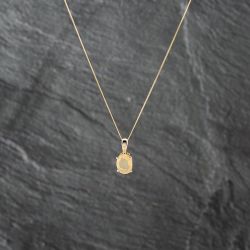 Second Hand 9ct Yellow Gold Ethiopian Opal Oval Pendant & 18 Inch Curb Chain 41142657