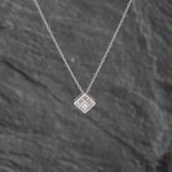 Second Hand 9ct White Gold Princess Cut Diamond Pendant & 18 Inch Prince Of Wales Chain 41142663