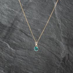 Second Hand 9ct Yellow Gold Glass Round Pendant & 18 Inch Curb Chain 41142666