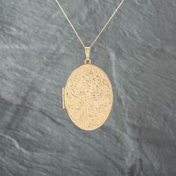 Second Hand 9ct Yellow Gold Large Oval Patterned Locket Pendant & 18 Inch Curb Chain 41142742