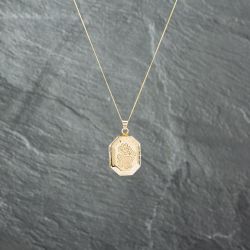 Second Hand 9ct Yellow Gold Octagonal Hand Engraved Flower Locket Pendant & 18 Inch Curb Chain 41142757