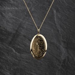Second Hand 9ct Yellow Gold Large Oval Hand Engraved Locket Pendant & 22 Inch Prince Of Wales Chain 41142767