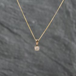 Second Hand 9ct Yellow Gold Diamond Solitaire Pendant & 18 Inch Curb Chain 41142895