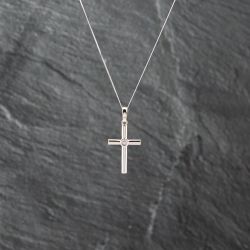 Second Hand 9ct White Gold Diamond Cross Pendant & 18 Inch Curb Chain 41142902
