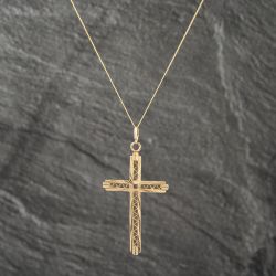 Second Hand 9ct Yellow Gold Openwork Cross Pendant & 18 Inch Curb Chain 41142971
