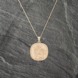 Second Hand 9ct Yellow Gold Cushion Shaped St Christopher Pendant & 18 Inch Curb Chain 41142976