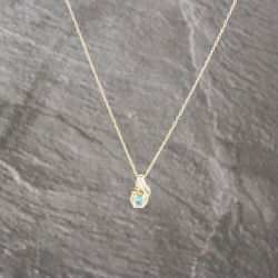 Second Hand 9ct Two Colour Gold Blue Topaz & 0.03ct Diamond Pendant & 18 Inch Prince Of Wales Chain 41143006