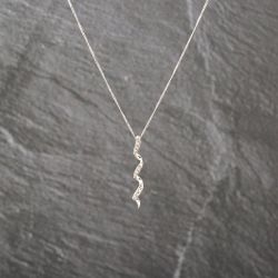 Second Hand 9ct White Gold 0.10ct Diamond Set Pendant & 18 Inch Curb Chain 41143014