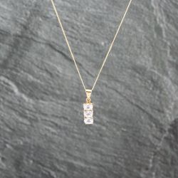 Second Hand 9ct Yellow Gold Cubic Zirconia 3 Stone Dropper Pendant & 18 Inch Curb Chain 41143027
