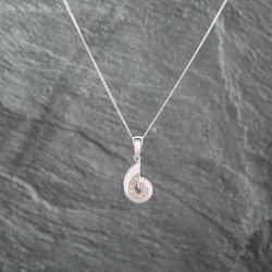 Second Hand 9ct White Gold 0.05ct Diamond Swirl Pendant & 16 Inch Curb Chain 41143029